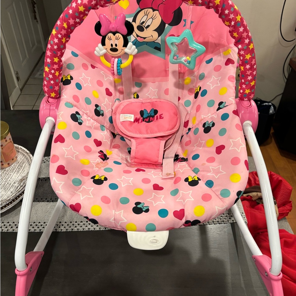 Disney Minnie Mouse Pink and Multicolor Baby Seat